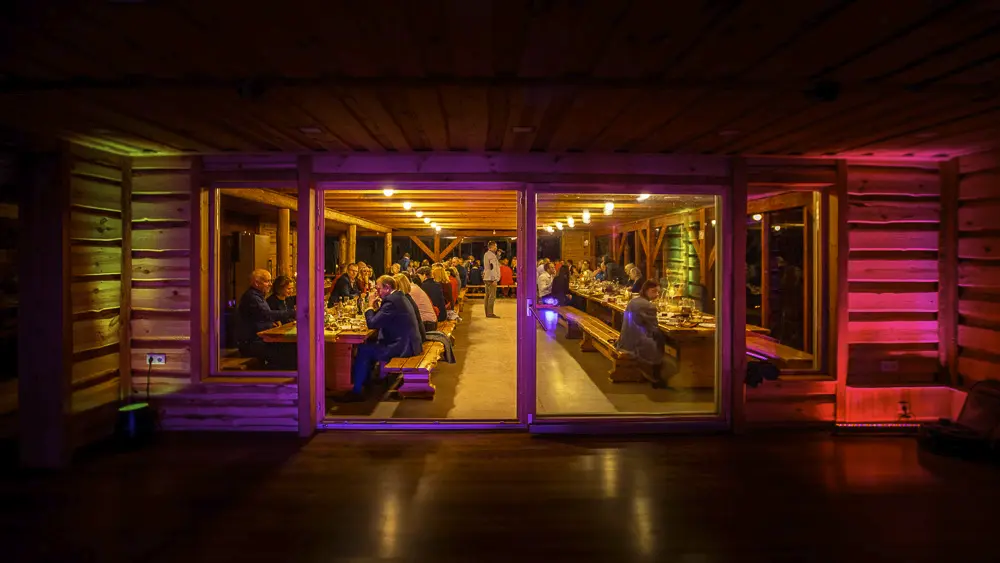 Väike-Trommi suur peosaal